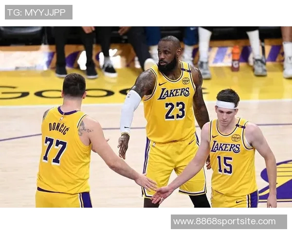 老詹能否逆袭里夫斯湖人或迎来白人三少时代的挑战