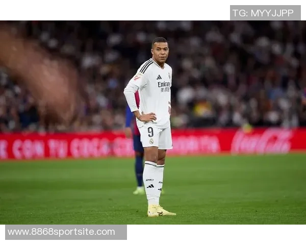 法国国家队新名单公布姆巴佩领衔新星埃基蒂克科曼恩昆库入选 法国国家队新名单公布姆巴佩领衔新星埃基蒂克科曼恩昆库入选