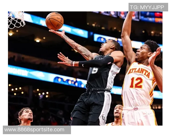 埃奇库姆关键补篮助球队逆转8中4贡献10分6板5助3断表现抢眼 埃奇库姆关键补篮助球队逆转8中4贡献10分6板5助3断表现抢眼