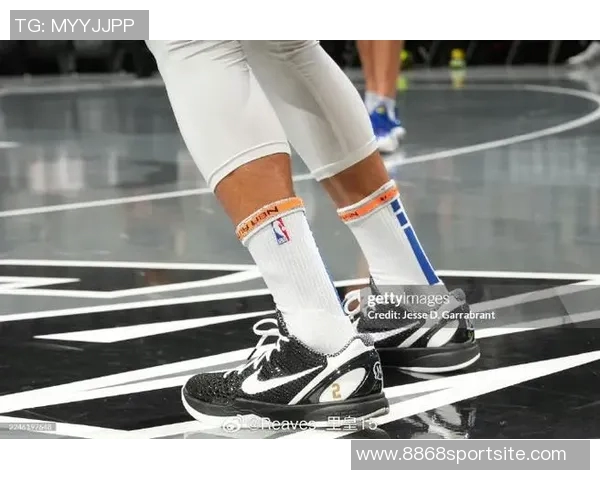 库里与安德玛解约后首选纪念GIGI的鞋款引发热议