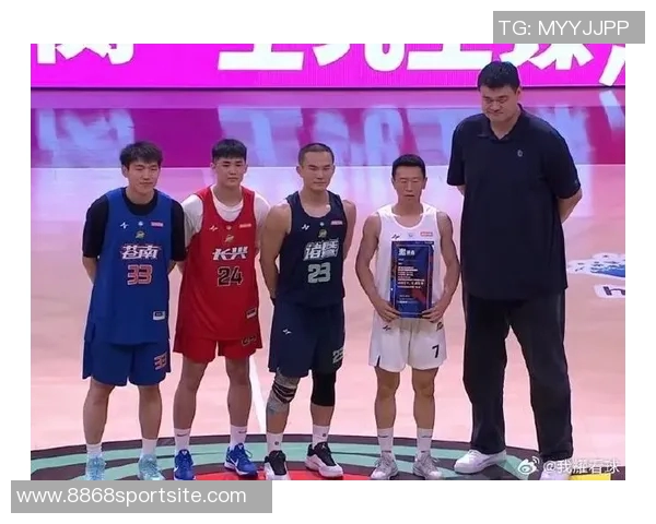 姚明重返休斯敦球迷期待他在主场揭幕战的精彩表现