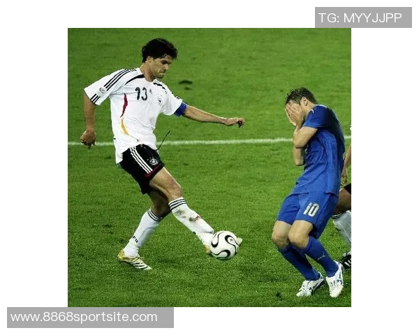 乌度卡调侃狄龙全场互动揭秘两人赛场幽默瞬间