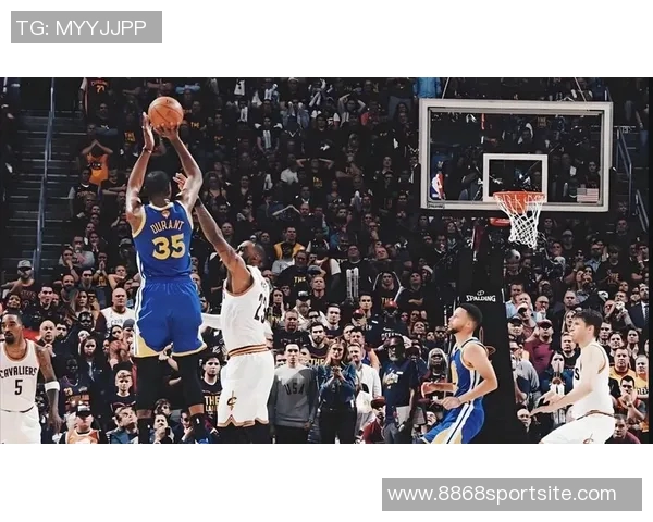 杜兰特赞詹姆斯全明星专注力不投半场三分不用左手上篮 杜兰特赞詹姆斯全明星专注力不投半场三分不用左手上篮