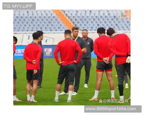 杨瑞琪在比赛最后时刻进球挽回颜面梅州仍以1-4落后于玉昆 杨瑞琪在比赛最后时刻进球挽回颜面梅州仍以1-4落后于玉昆